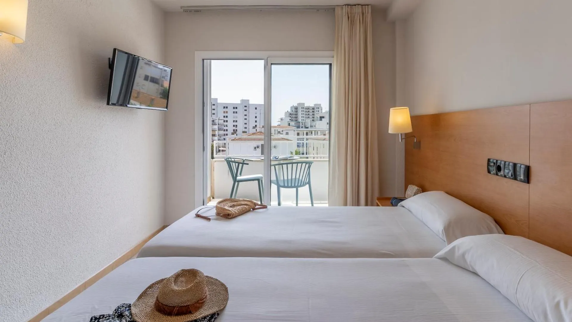 Bay Hotel Roses