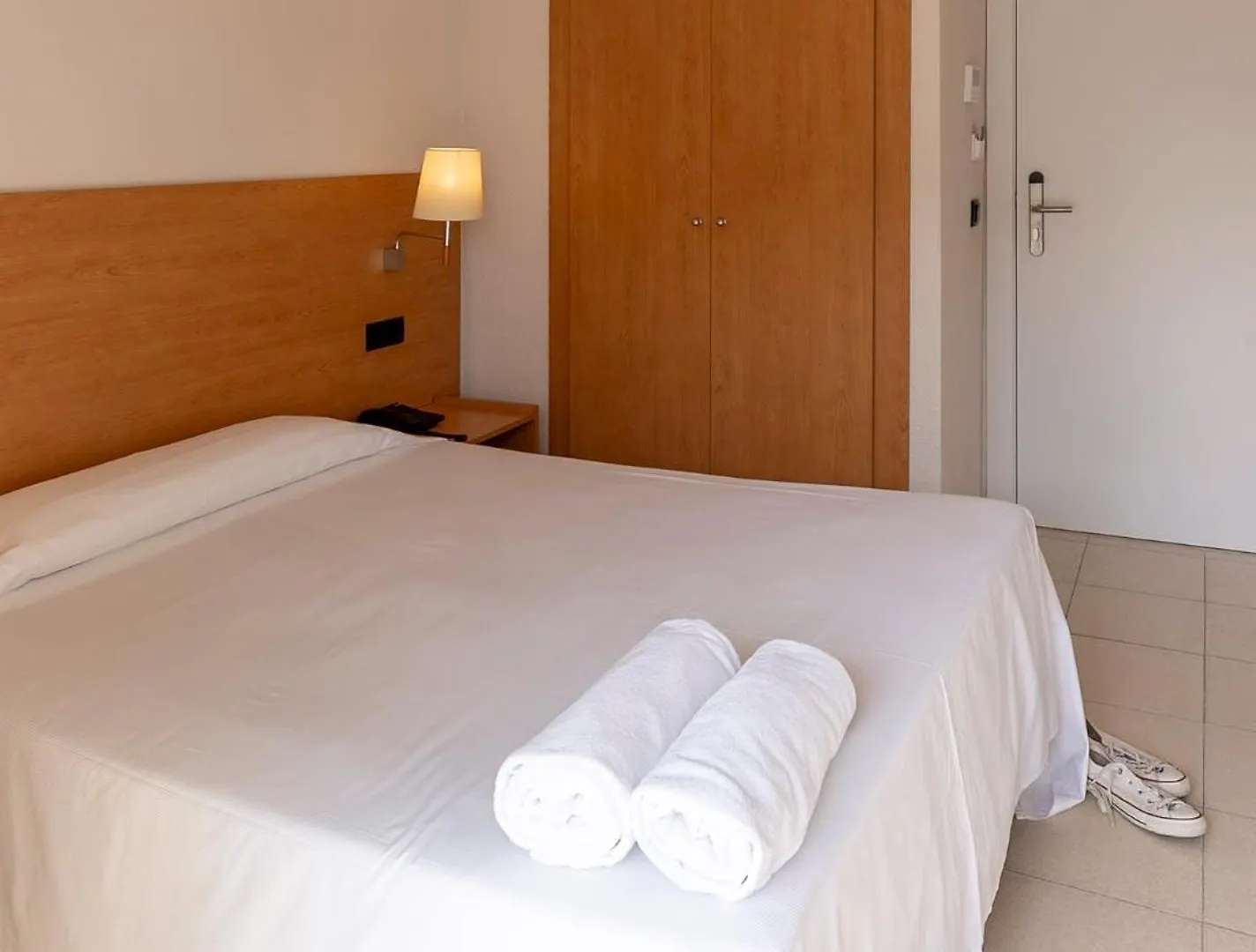 Bay Hotel Roses 2*,  Espagne