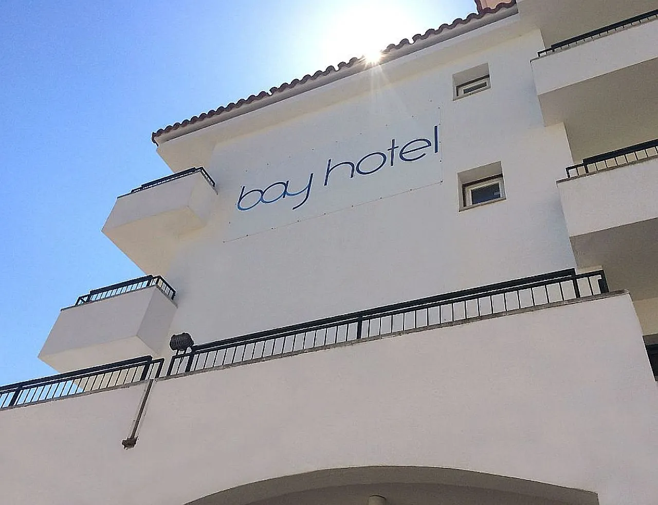 Bay Hotel Roses 2*,